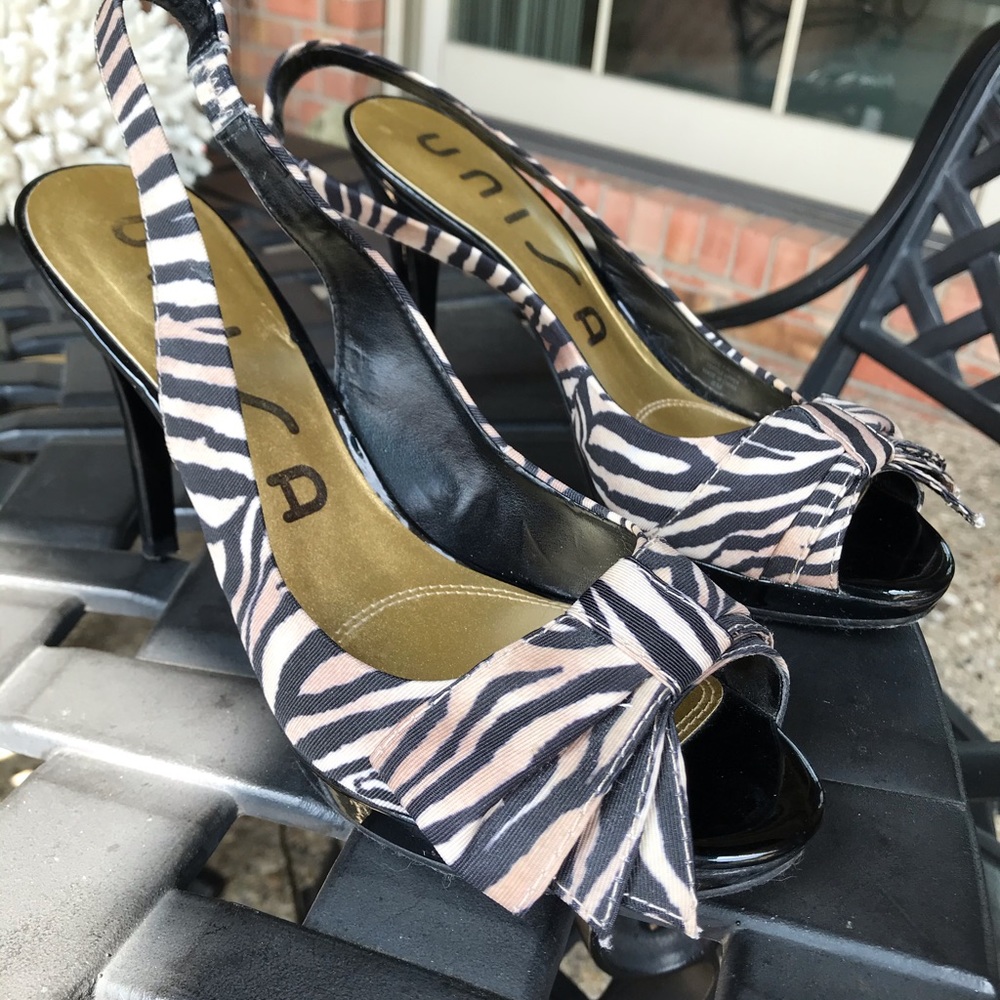 Unisa zebra striped sling back heels